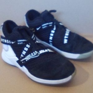 Nike LeBron Soldier 12 Basketball Shoes